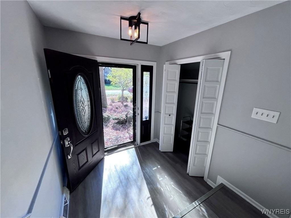 306 Randwood Dr - Photo 2 of 48