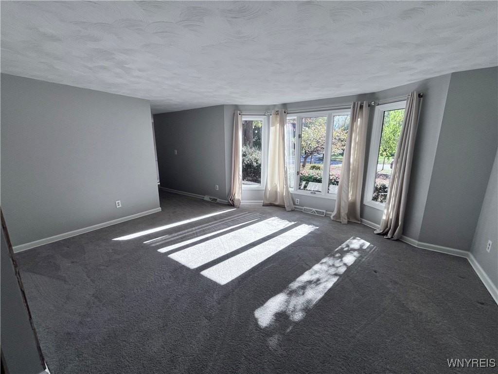 306 Randwood Dr - Photo 5 of 48