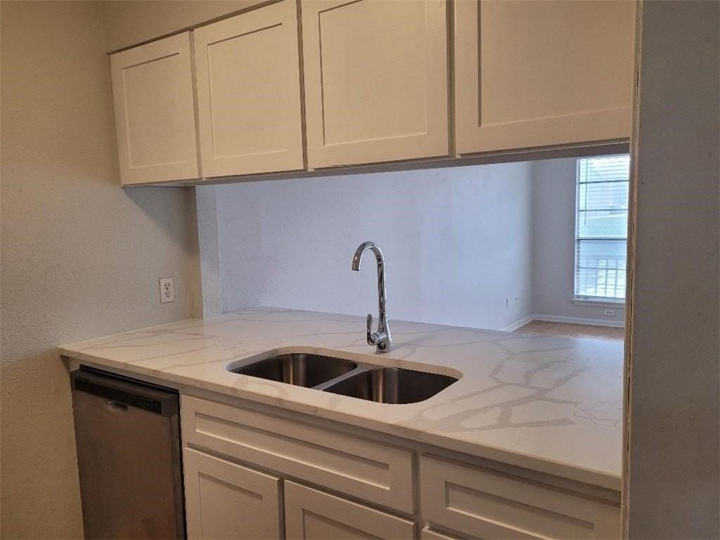 15409 Gun Cay Ct - Photo 3 of 13