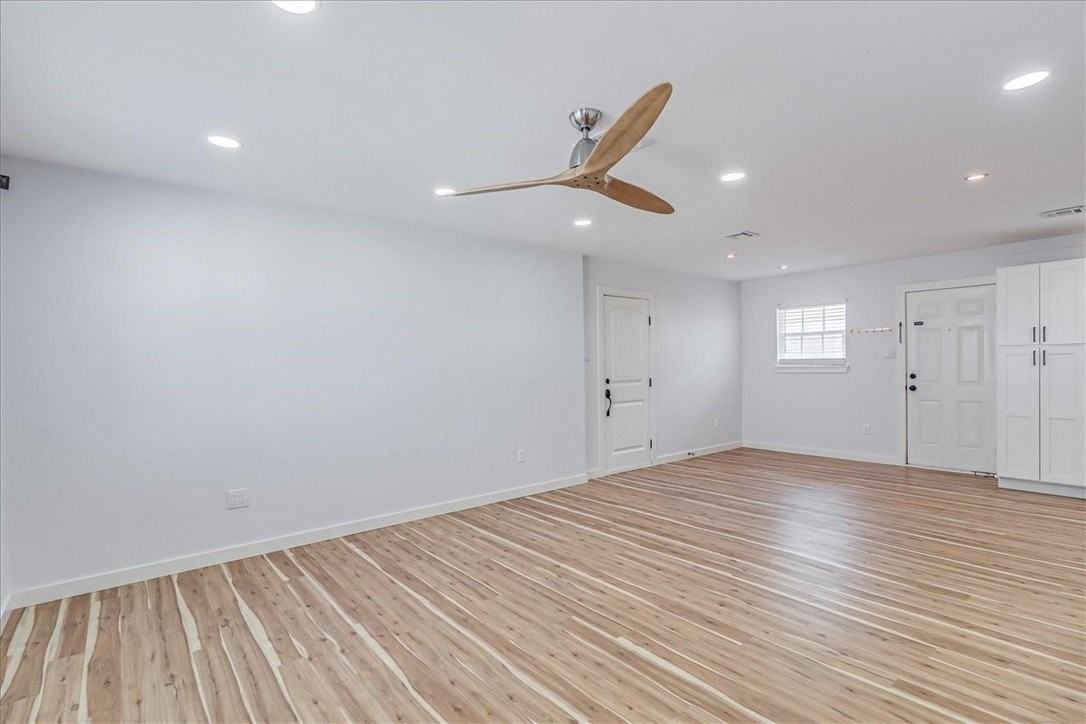 15222 Cruiser St Unit B #B - Photo 4 of 40