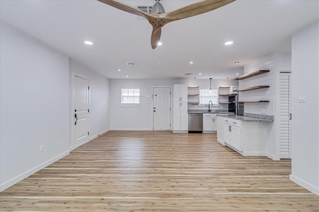 15222 Cruiser St Unit B #B - Photo 5 of 40