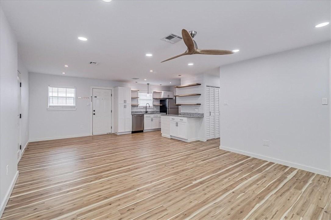 15222 Cruiser St Unit B #B - Photo 6 of 40