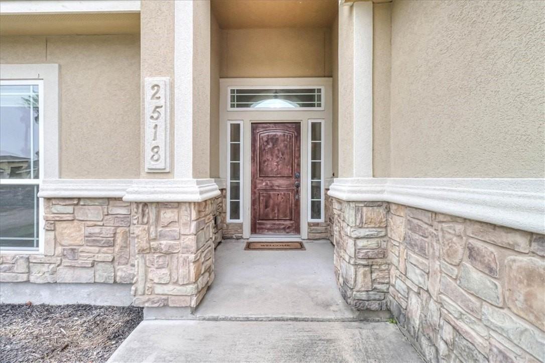 2518 Date Palm Dr - Photo 2 of 40