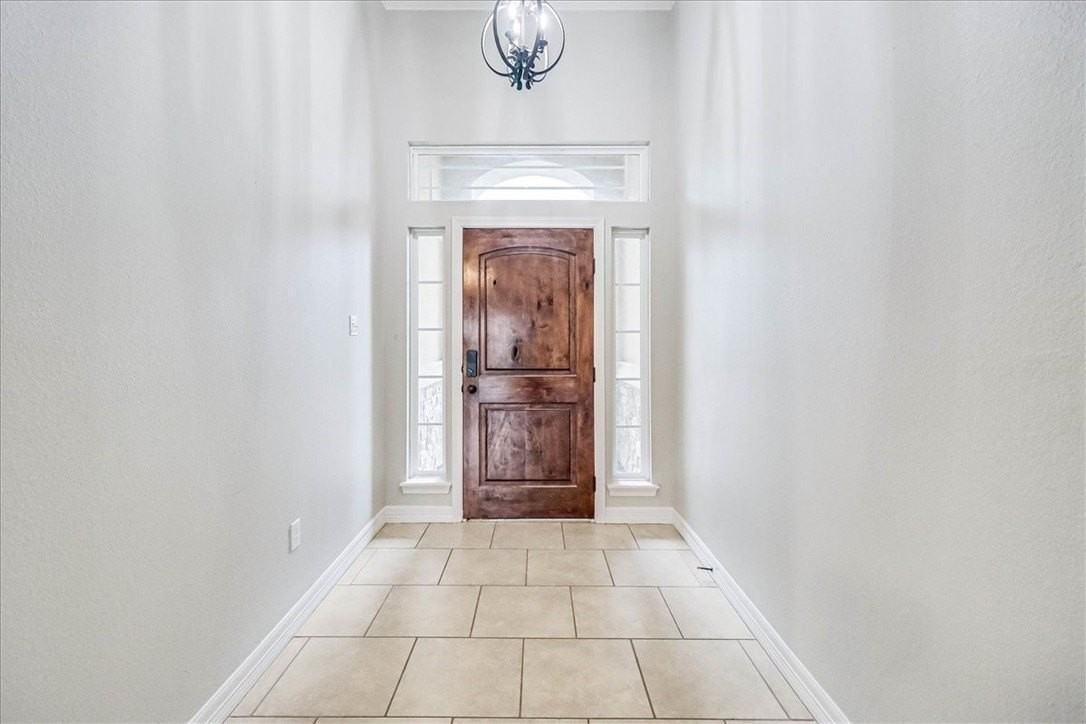 2518 Date Palm Dr - Photo 3 of 40