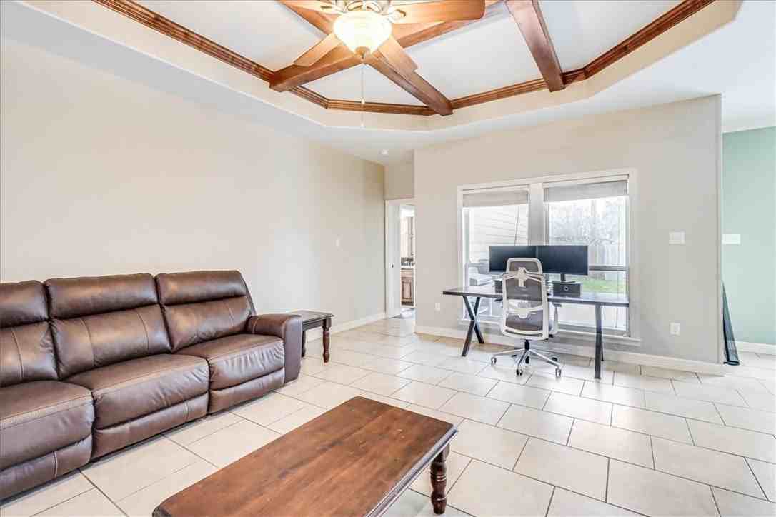 2518 Date Palm Dr - Photo 5 of 40