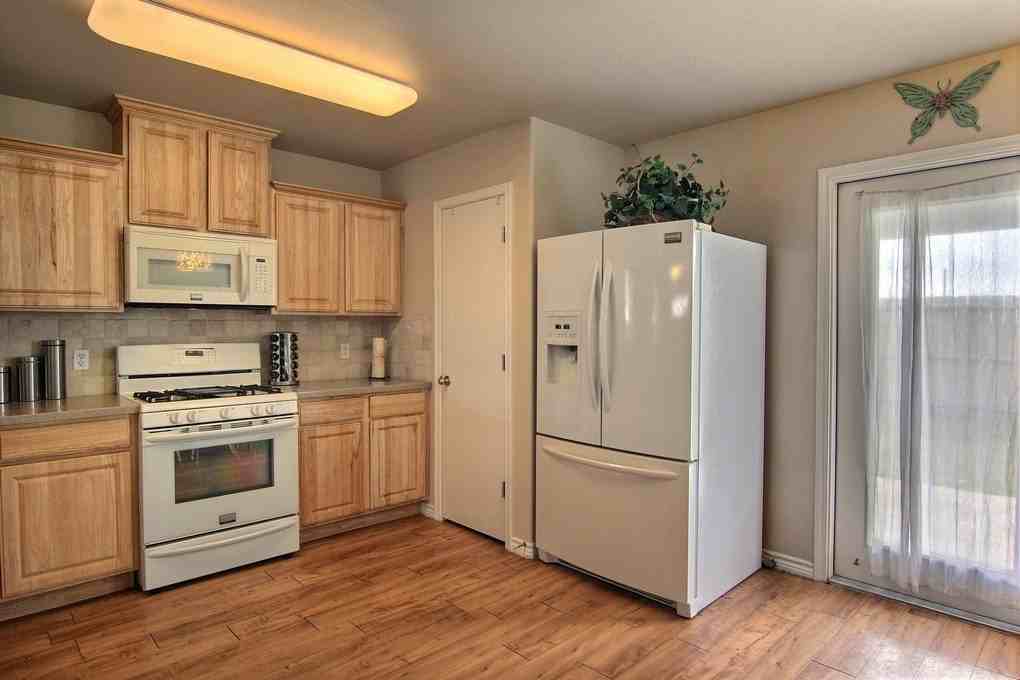 3934 Los Arroyos Dr - Photo 6 of 13