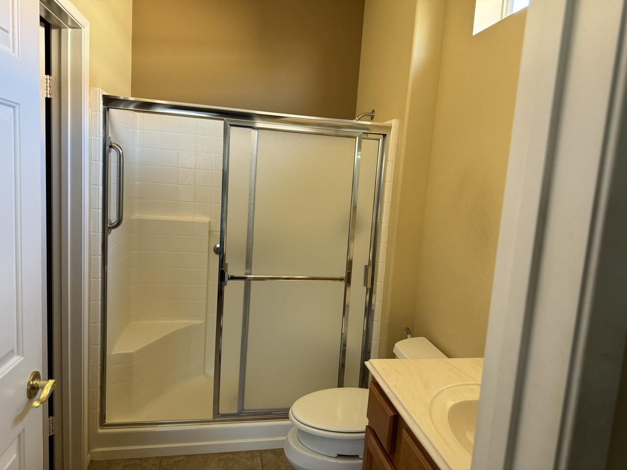 78464 Glastonbury Way - Photo 3 of 9