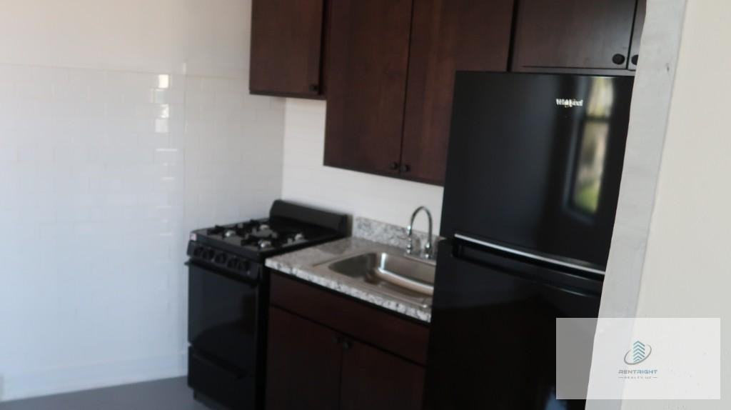 5037 W Montrose Ave #203 - Photo 2 of 18