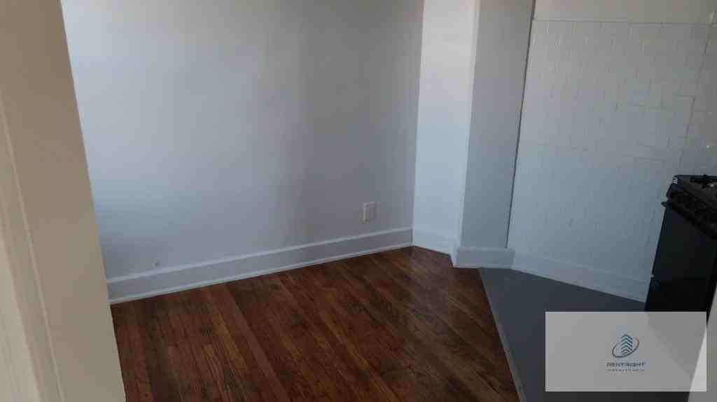 5037 W Montrose Ave #203 - Photo 4 of 18