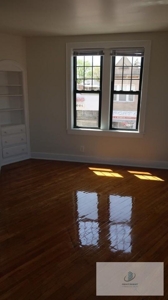 5037 W Montrose Ave #203 - Photo 7 of 18