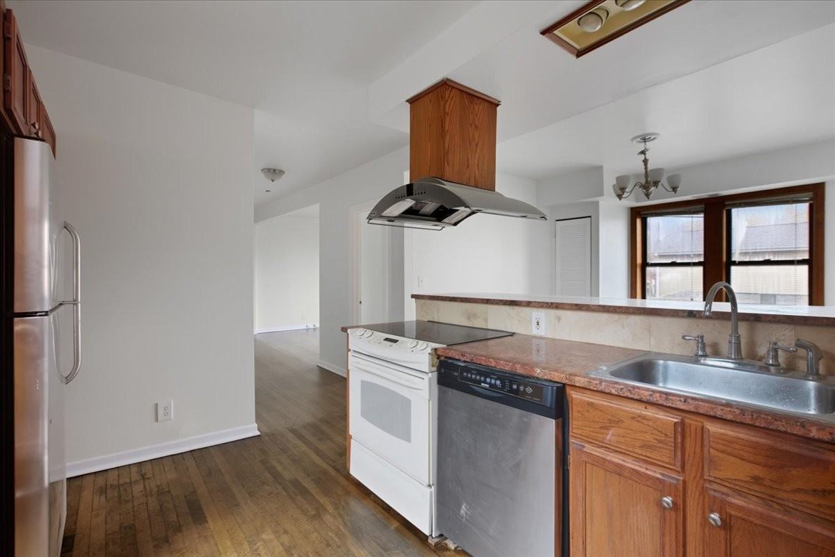 3558 W Cortland St #2 - Photo 4 of 11