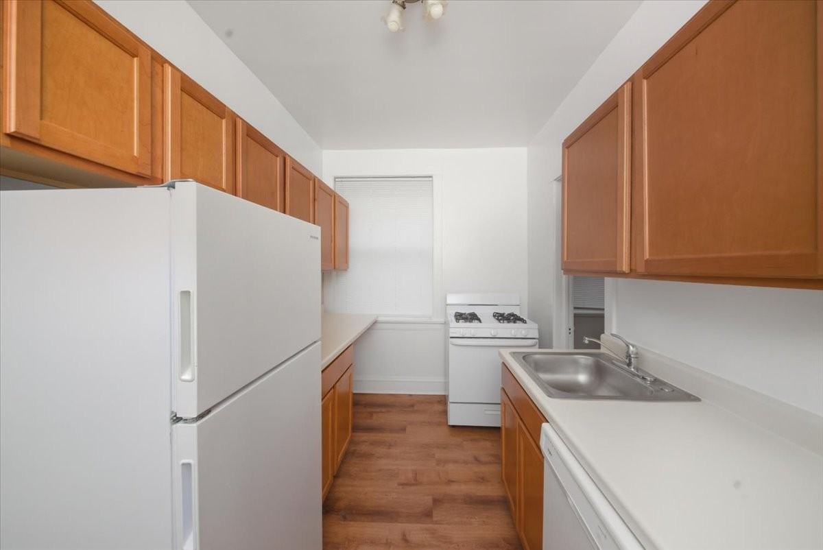 Hinman Ave #2S - Photo 2 of 12