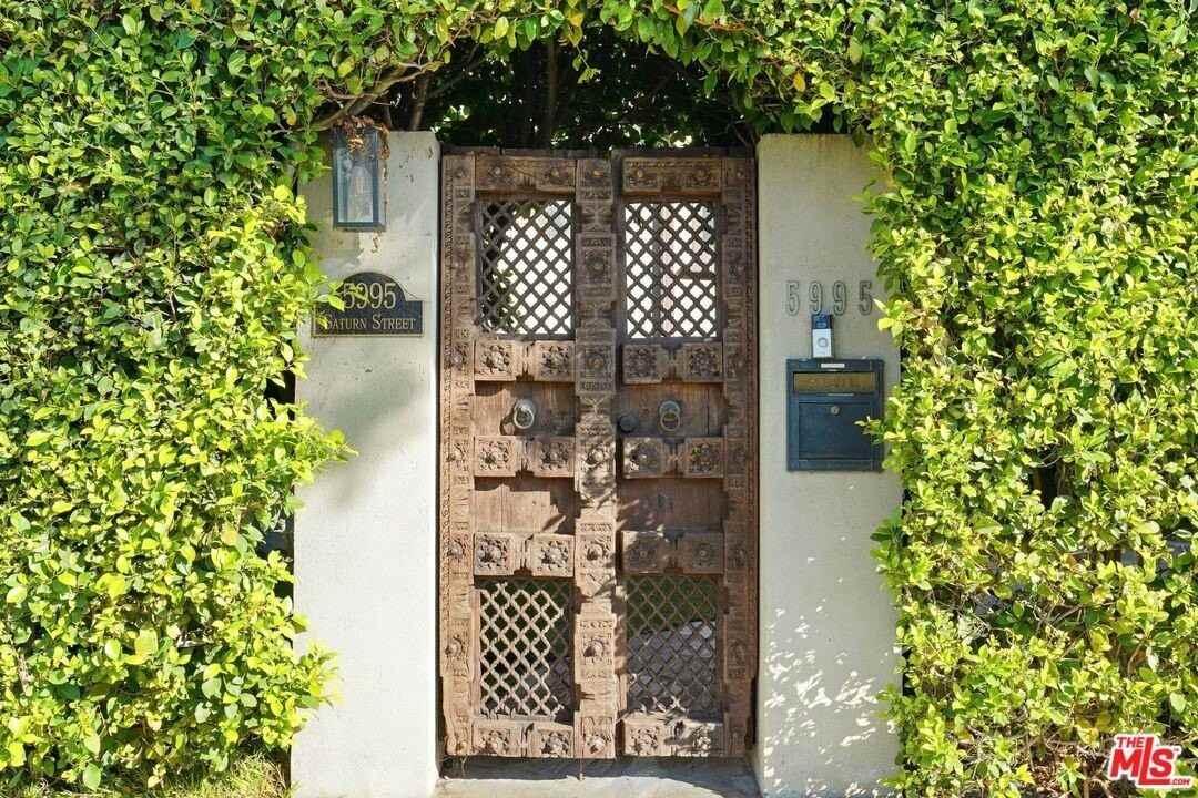 5995 Saturn St - Photo 2 of 38