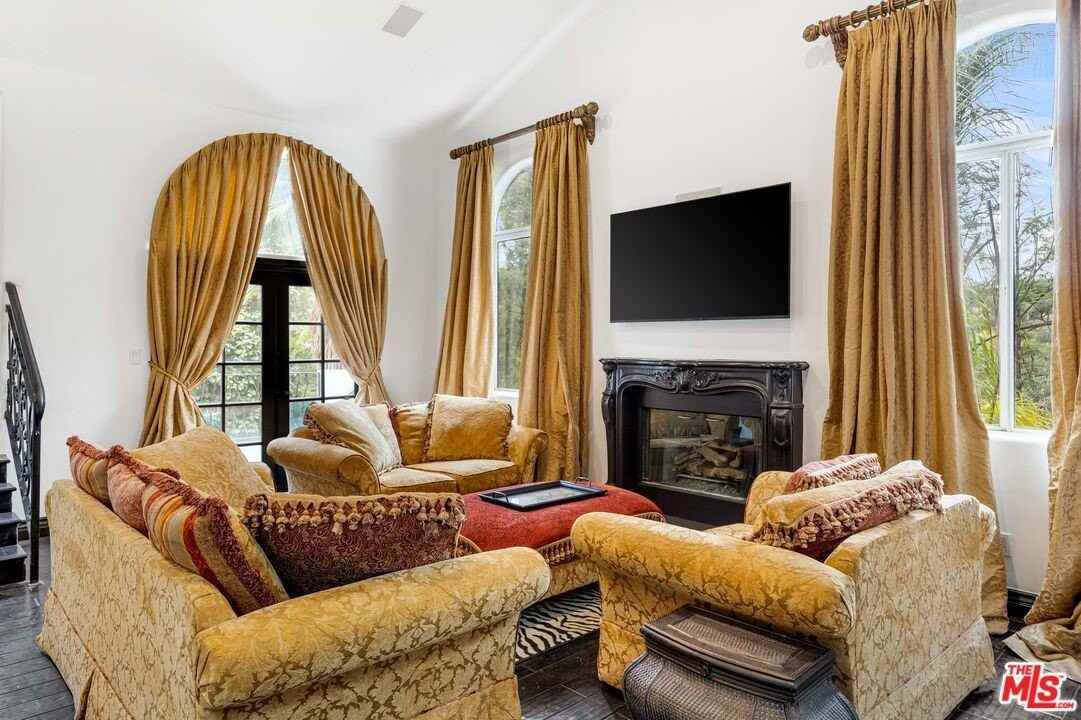 3030 Passmore Dr - Photo 4 of 22