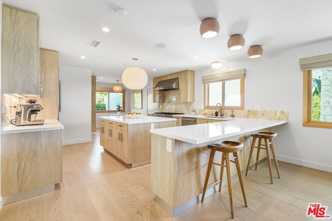 375 Surfview Dr - Photo 6 of 45