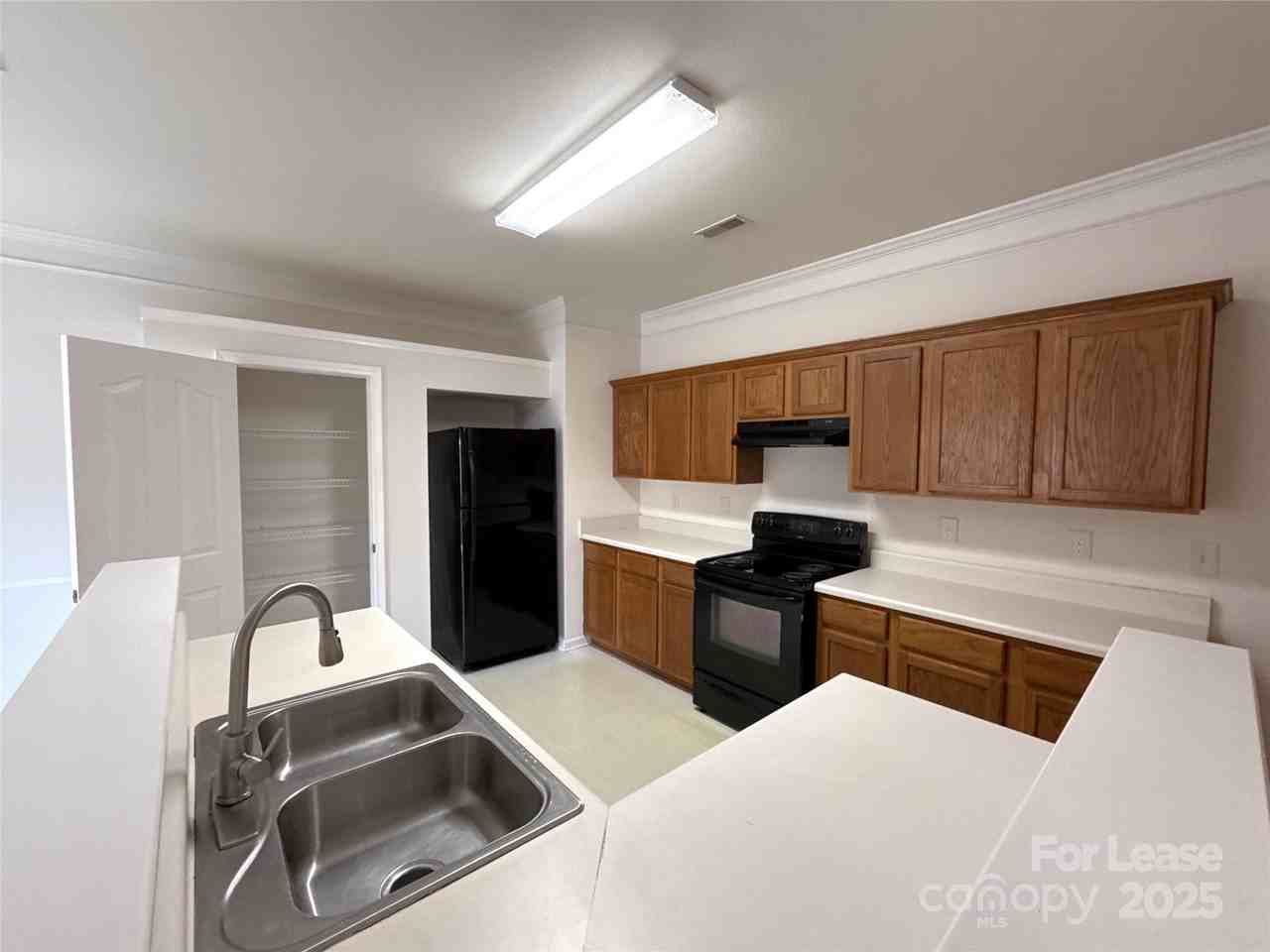 2807 Forest Grove Ct - Photo 4 of 16