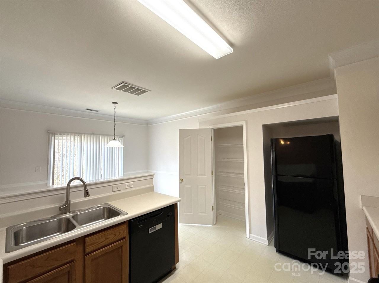 2807 Forest Grove Ct - Photo 5 of 16