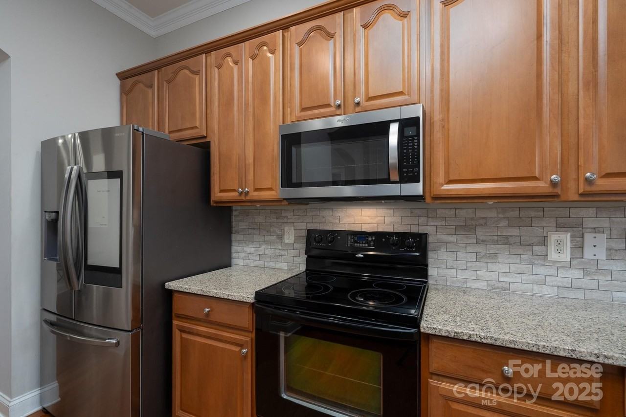 10725 Serape Rd - Photo 5 of 30