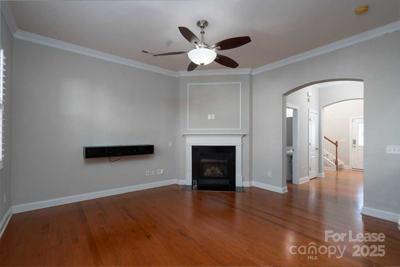 10725 Serape Rd - Photo 6 of 30