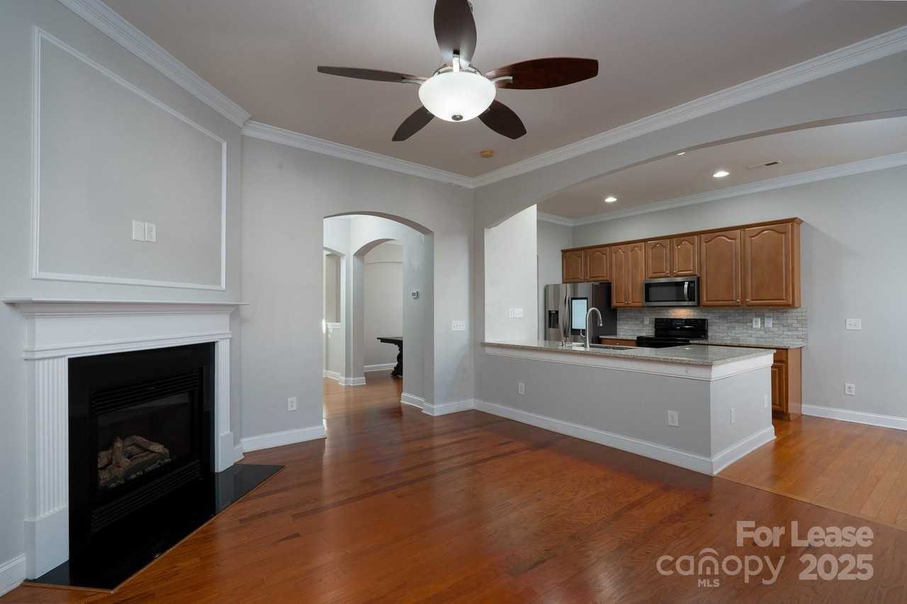 10725 Serape Rd - Photo 7 of 30