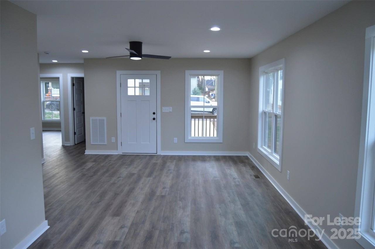 620 W Bell St - Photo 4 of 29