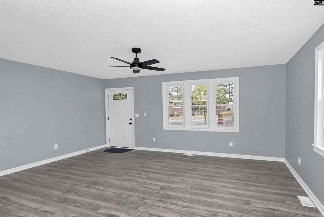 3001 Truman St - Photo 4 of 28