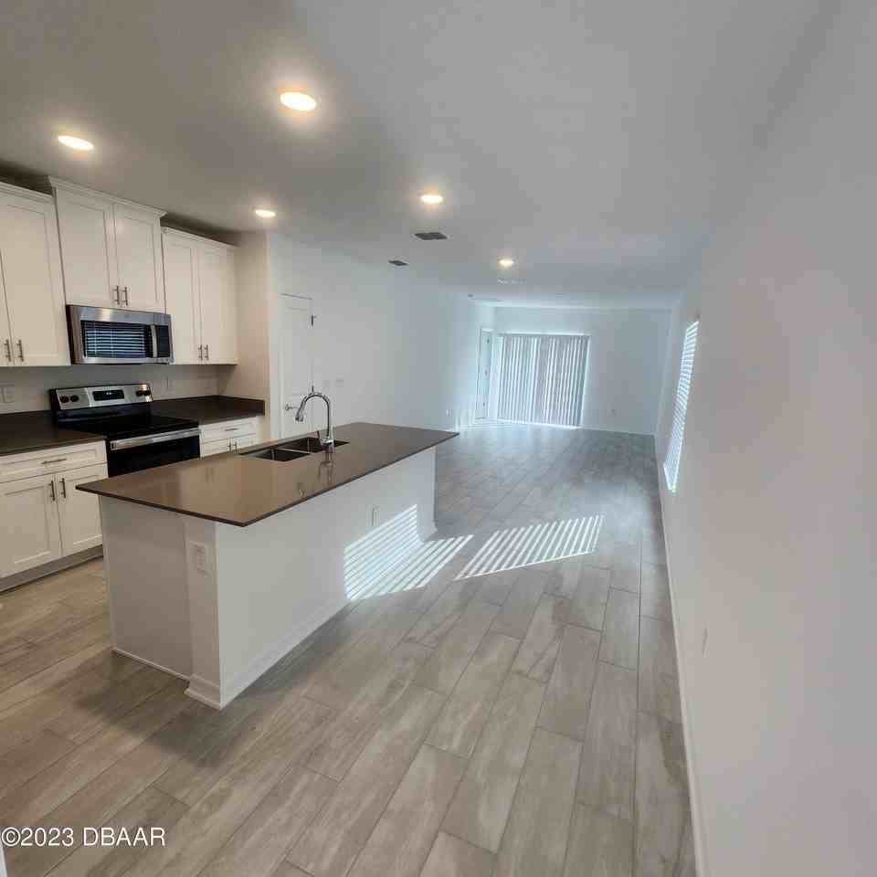 1260 Sand Trap Ct - Photo 2 of 8