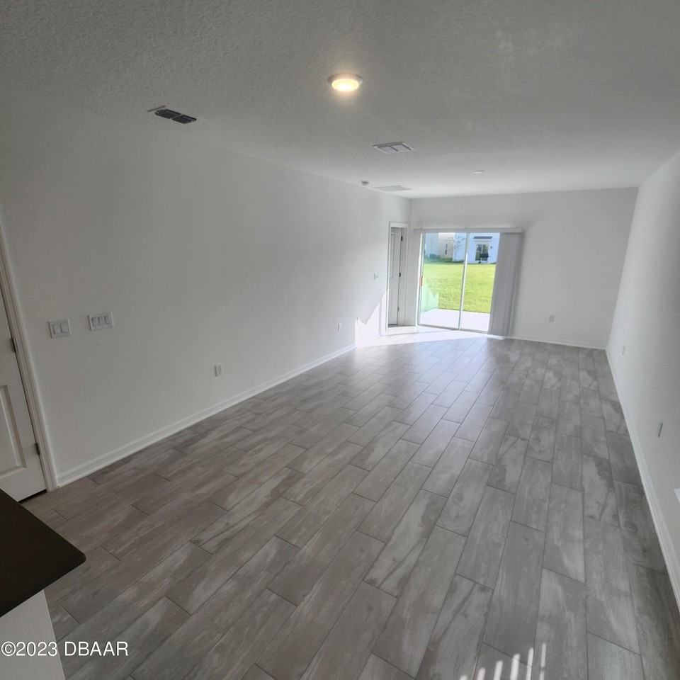 1260 Sand Trap Ct - Photo 3 of 8
