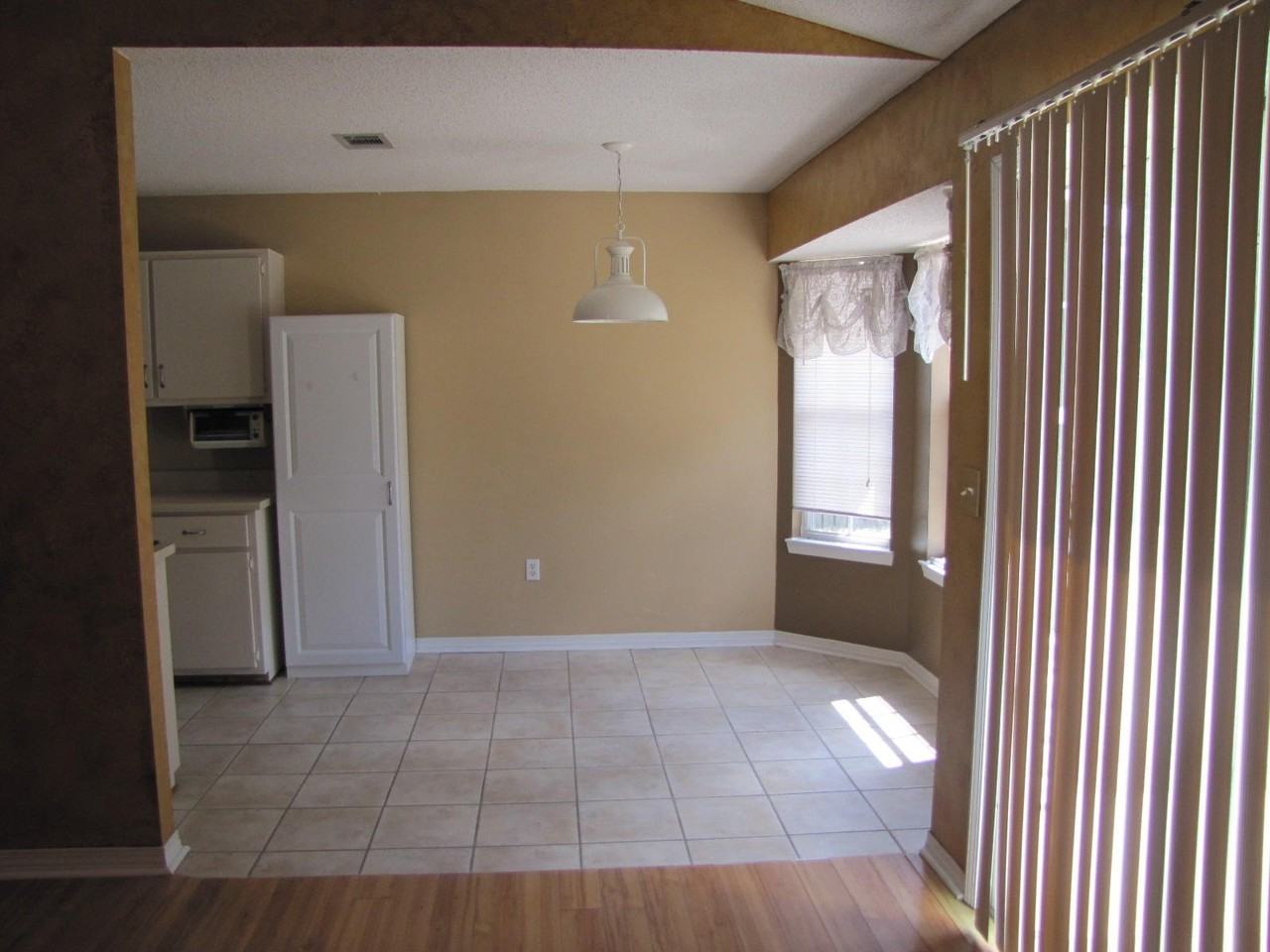 4803 Young Rd - Photo 4 of 11