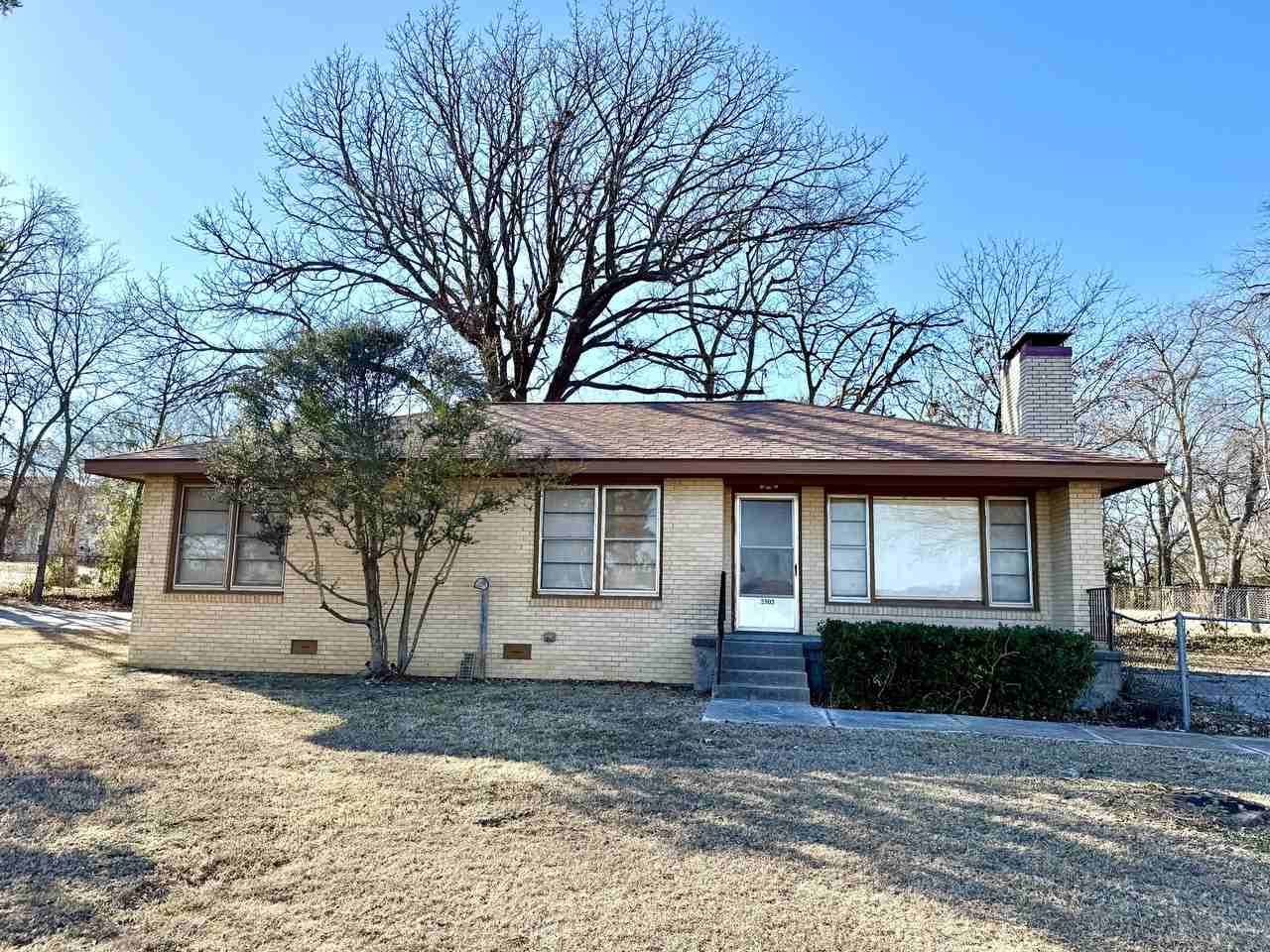 2903 N Commerce St #1