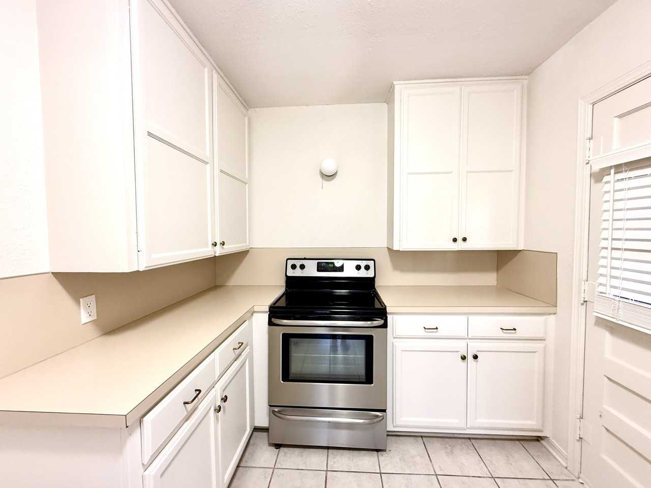 2903 N Commerce St #1 - Photo 2 of 26