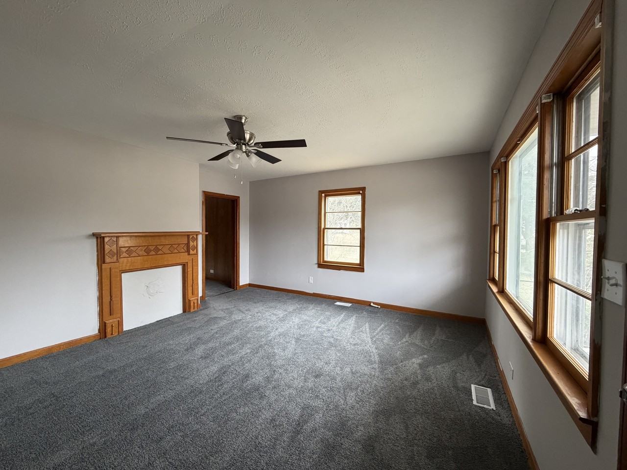 100 Robbe St #1 - Photo 3 of 5
