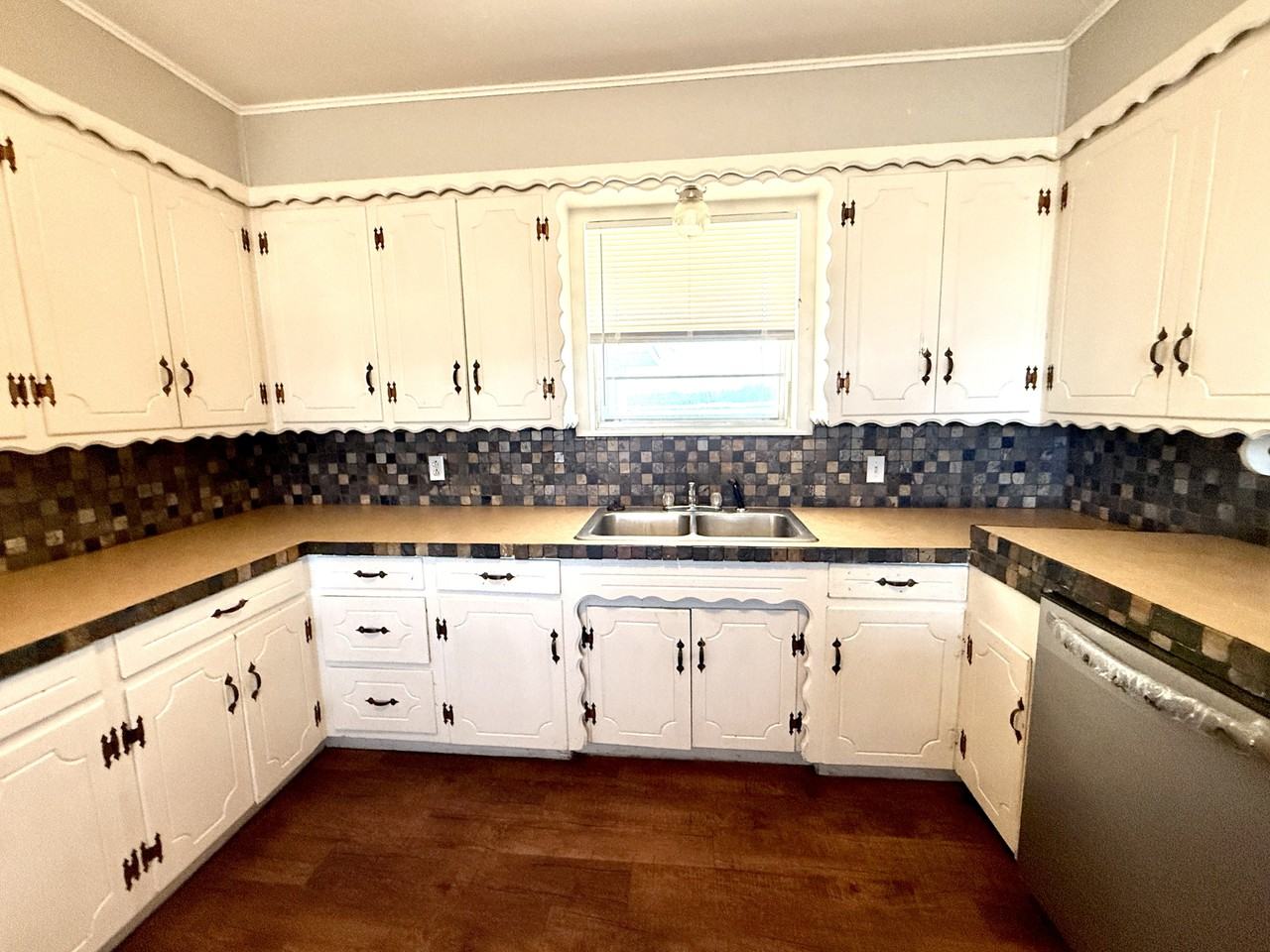 3289 Cardinal Rd #1 - Photo 4 of 30