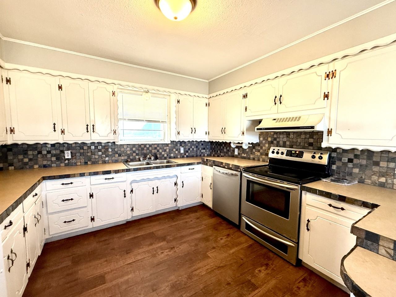 3289 Cardinal Rd #1 - Photo 5 of 30