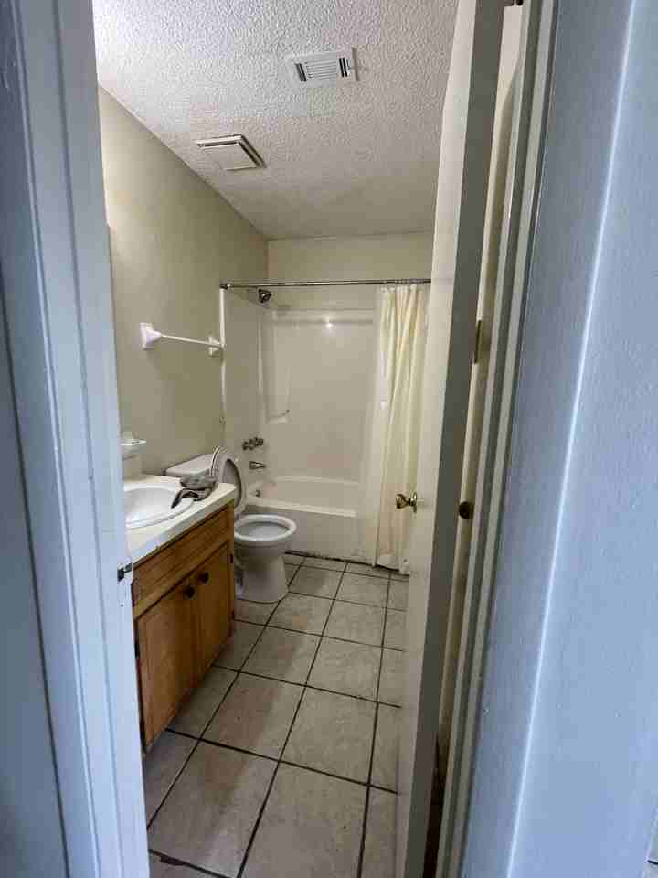 537B S 61st Ave #537B - Photo 3 of 6