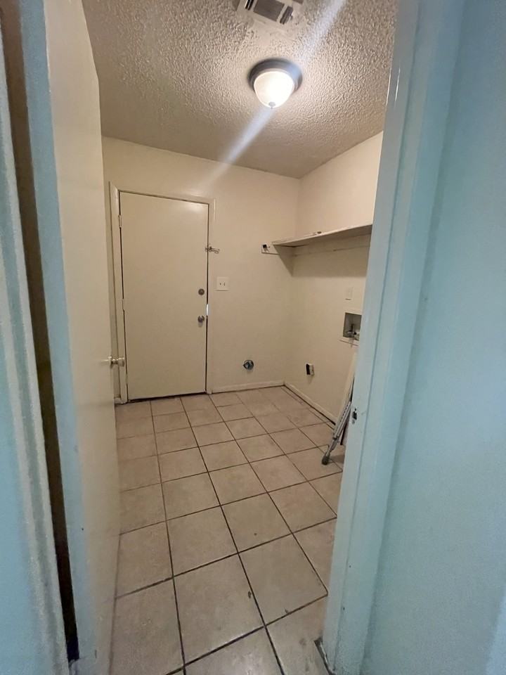 537B S 61st Ave #537B - Photo 4 of 6