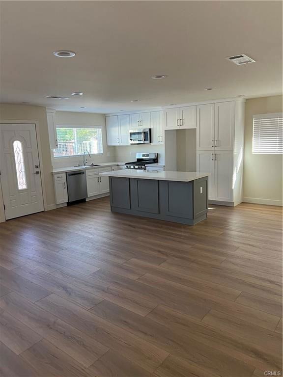 11251 Kewen Ave - Photo 3 of 4