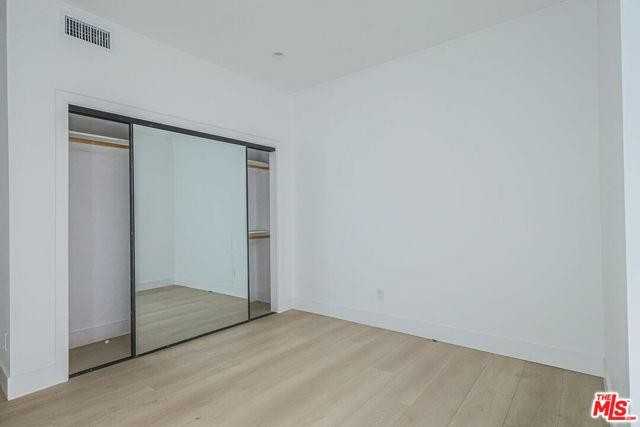 11810 1/2 Gilmore St - Photo 6 of 8