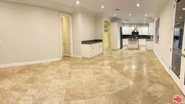 11540 Blix St - Photo 4 of 8