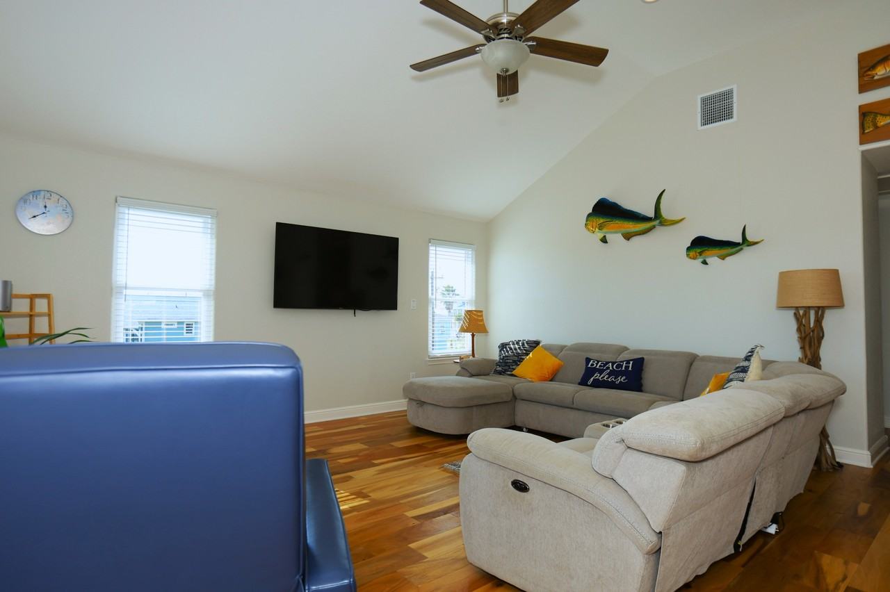 131 Pieces Of Eight #1 - Photo 2 of 10