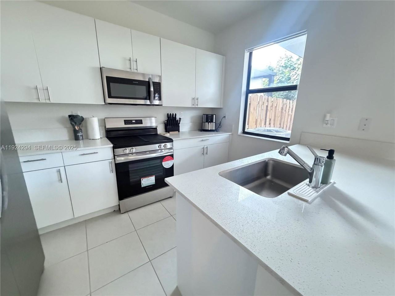 Sw 129th Place Rd - Photo 6 of 8