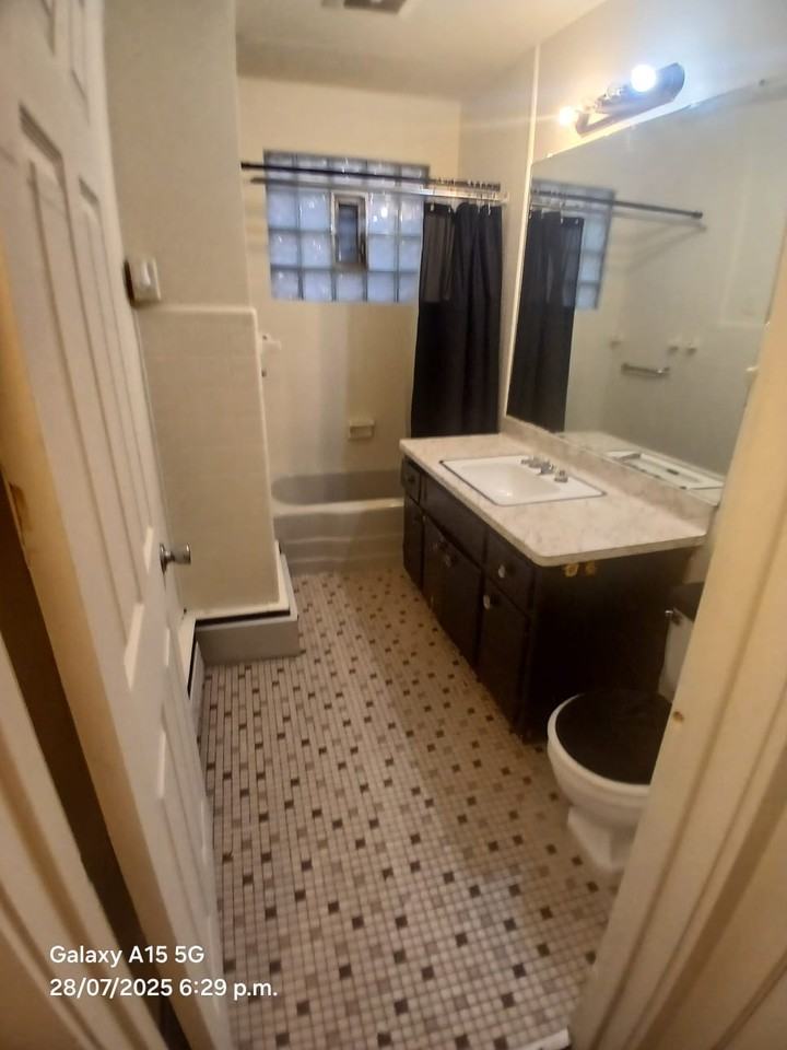 2012 W Greenfield Ave #A - Photo 6 of 6