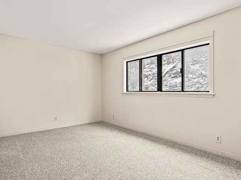 517 Saint Marys Dr #1 - Photo 5 of 8