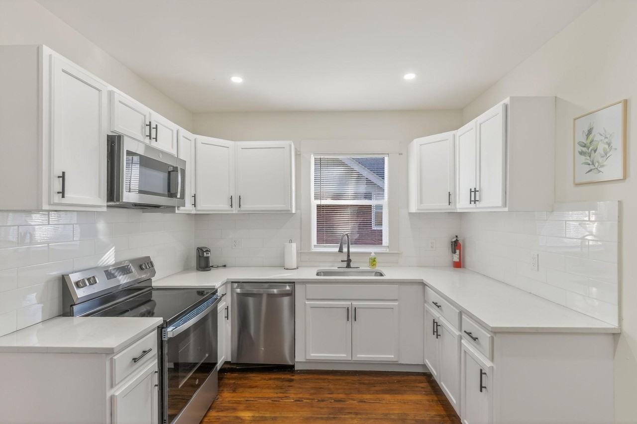 E 28th St - Photo 2 of 23