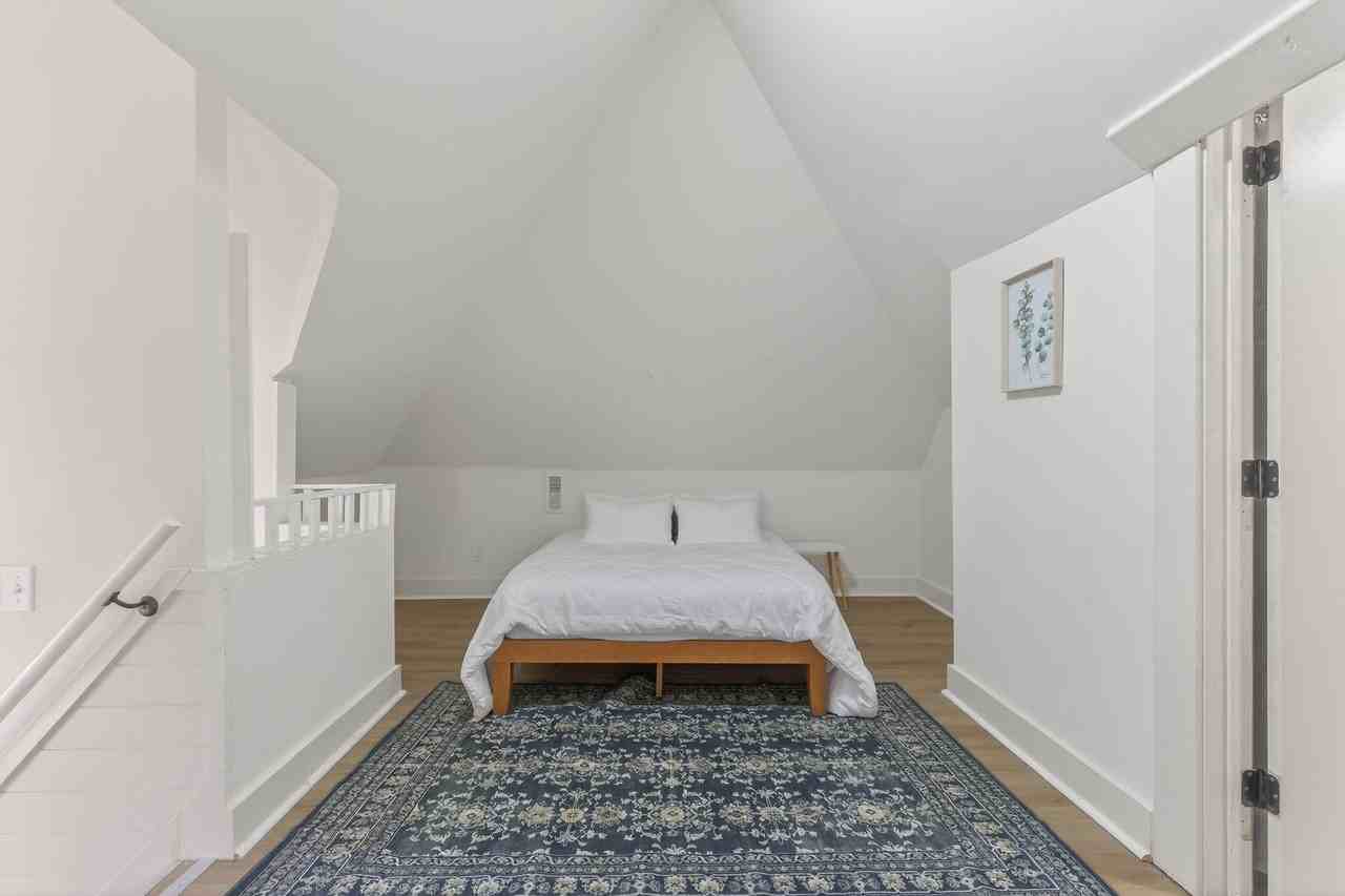 E 28th St - Photo 4 of 23