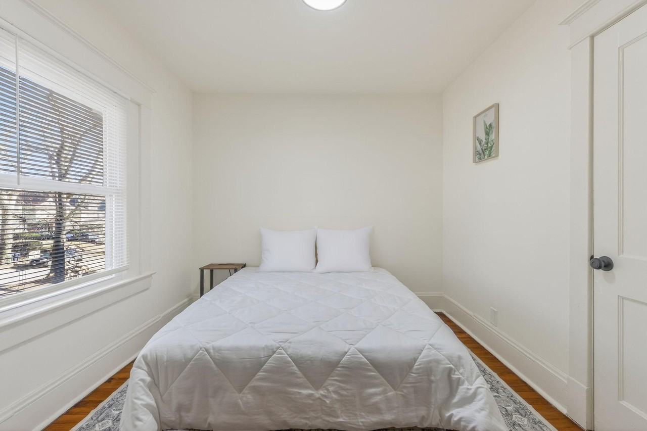 E 28th St - Photo 6 of 11