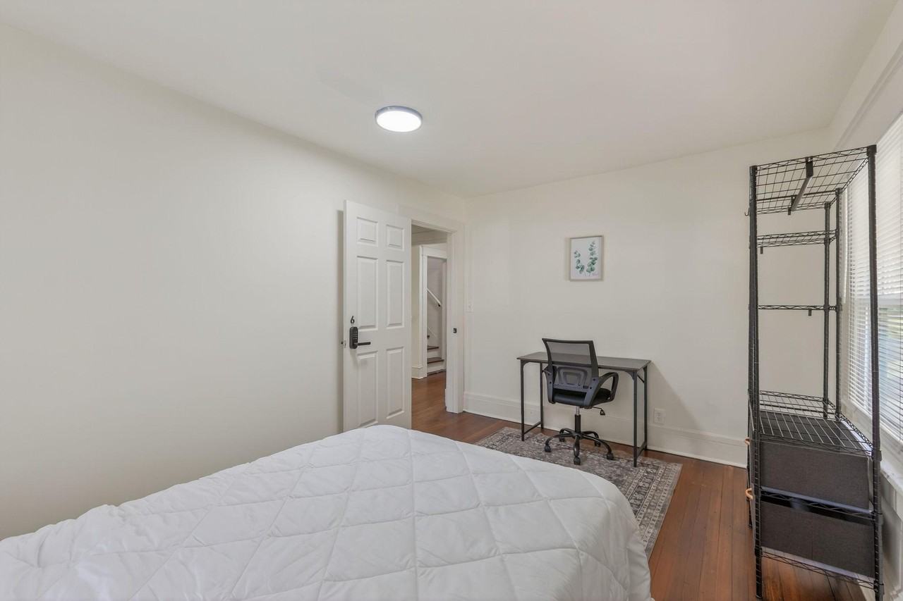 E 28th St - Photo 6 of 23