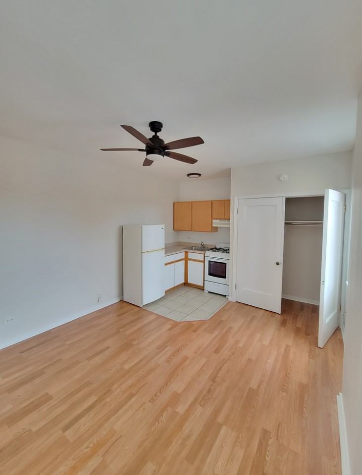 6133 N. Kenmore504 #504 - Photo 4 of 10