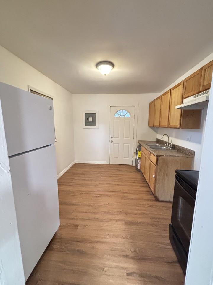 1764 E 26th St #1 - Photo 6 of 14