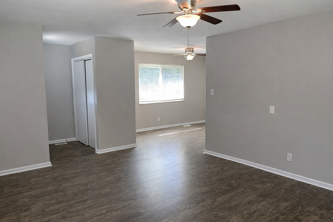 2656 W 60th St #1 - Photo 5 of 18